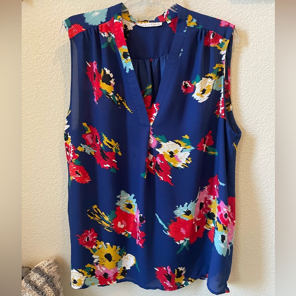 Violet and Claire XL sleeveless lightweight blouse. EUC